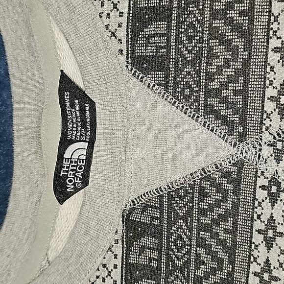 The North Face Outdoor Logo Long Sleeve Sweatshirt | Size S - Picture 2 of 5